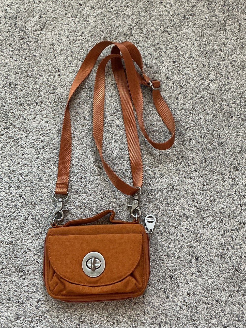 New Baggallini Crossbody with Turn-Lock ~ Camel Brown